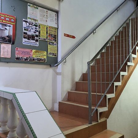 Oyo 90972 Jj Homestay Miri Eksteriør billede