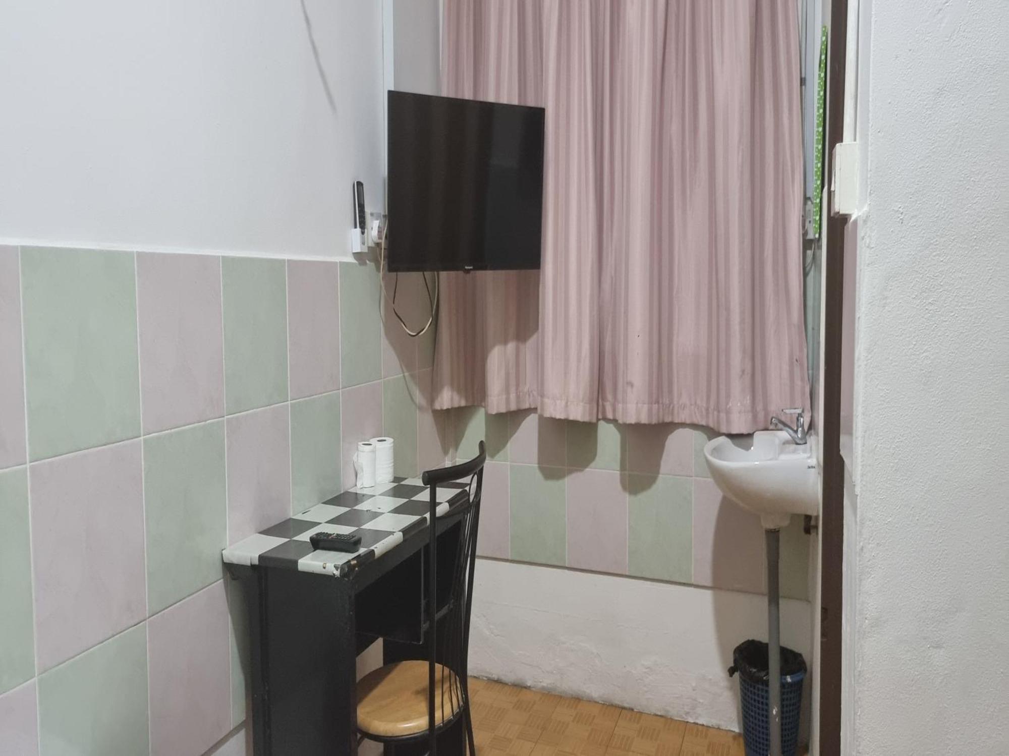 Oyo 90972 Jj Homestay Miri Eksteriør billede