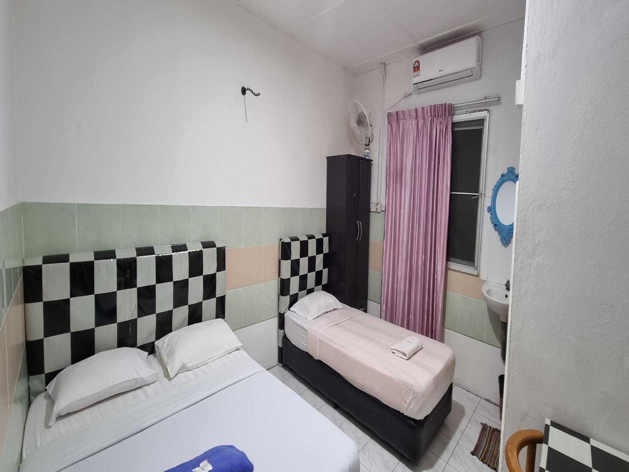 Oyo 90972 Jj Homestay Miri Eksteriør billede
