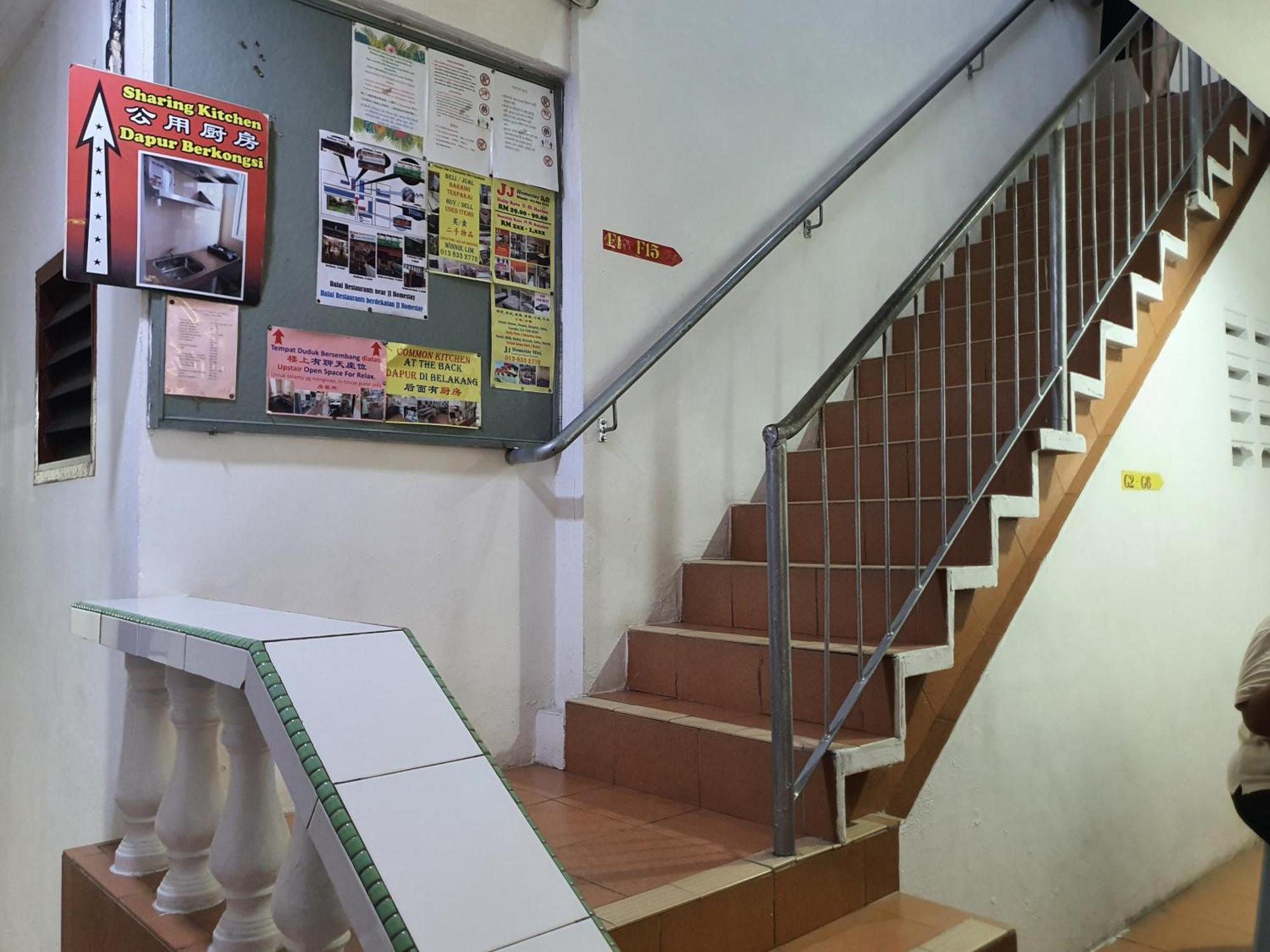 Oyo 90972 Jj Homestay Miri Eksteriør billede