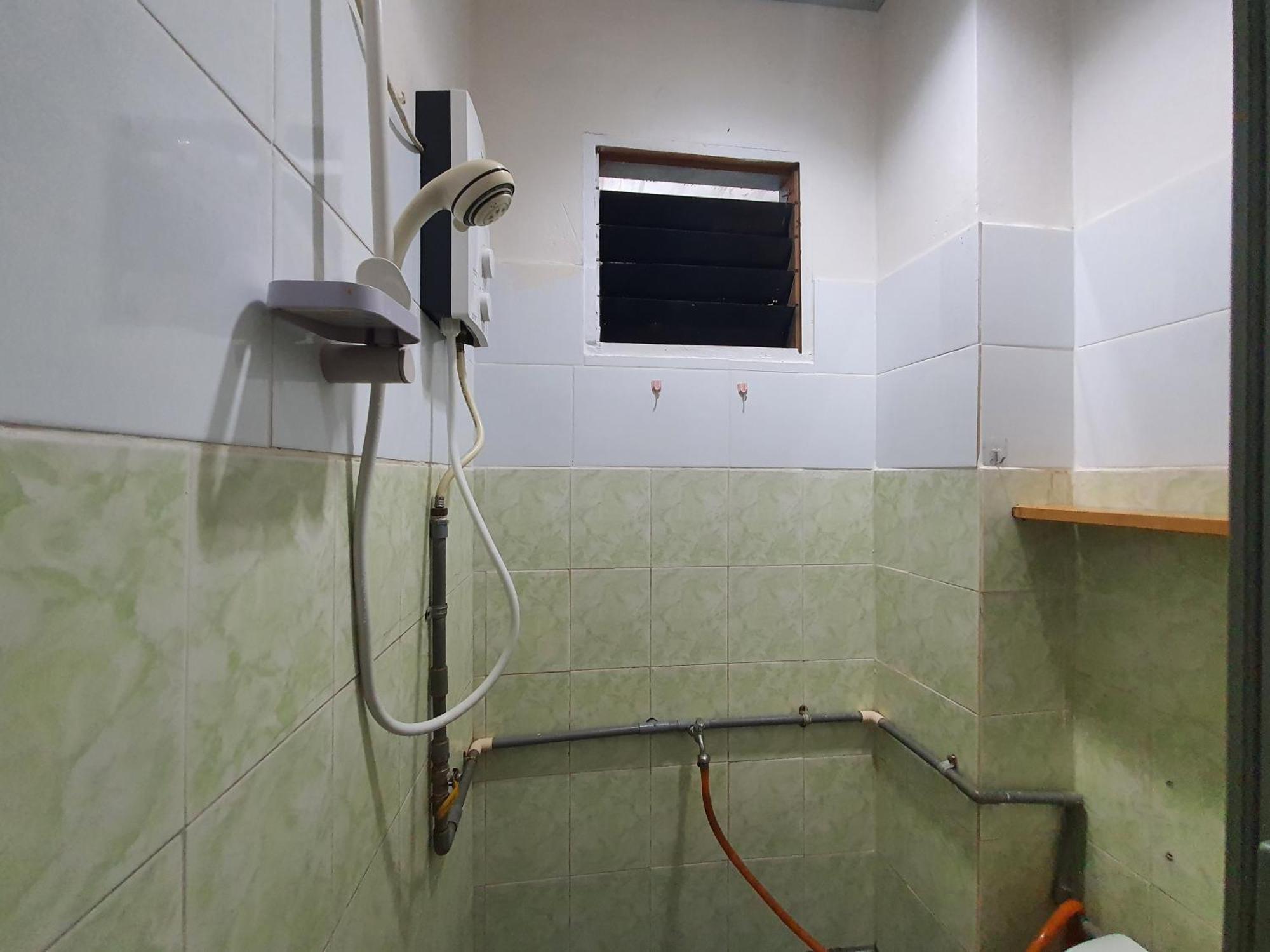 Oyo 90972 Jj Homestay Miri Eksteriør billede