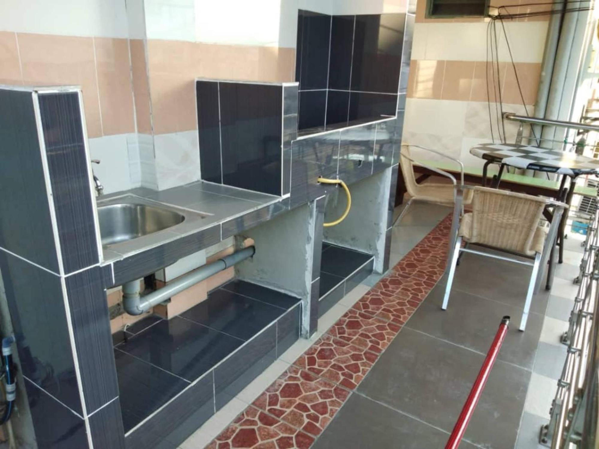 Oyo 90972 Jj Homestay Miri Eksteriør billede