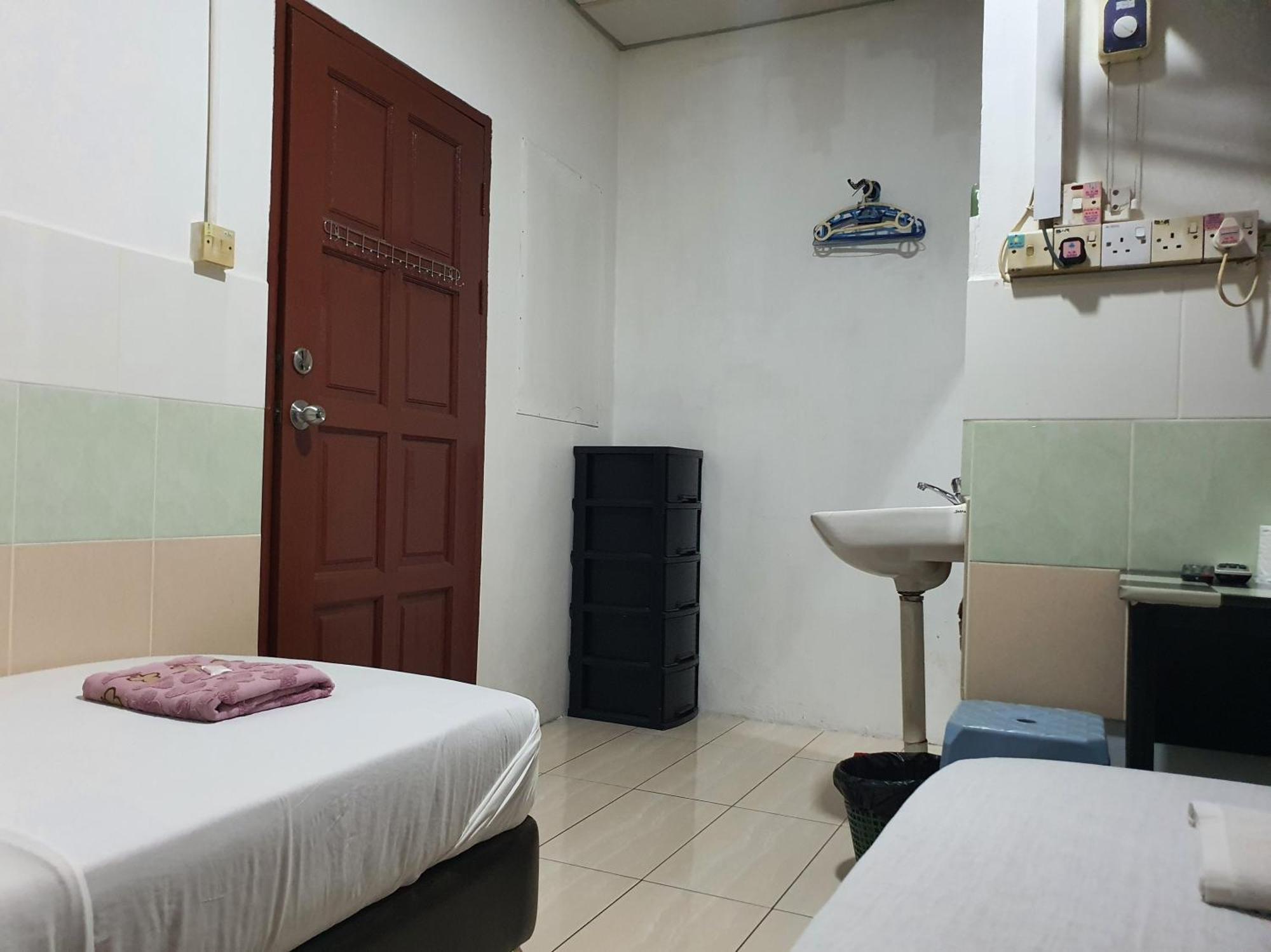 Oyo 90972 Jj Homestay Miri Eksteriør billede