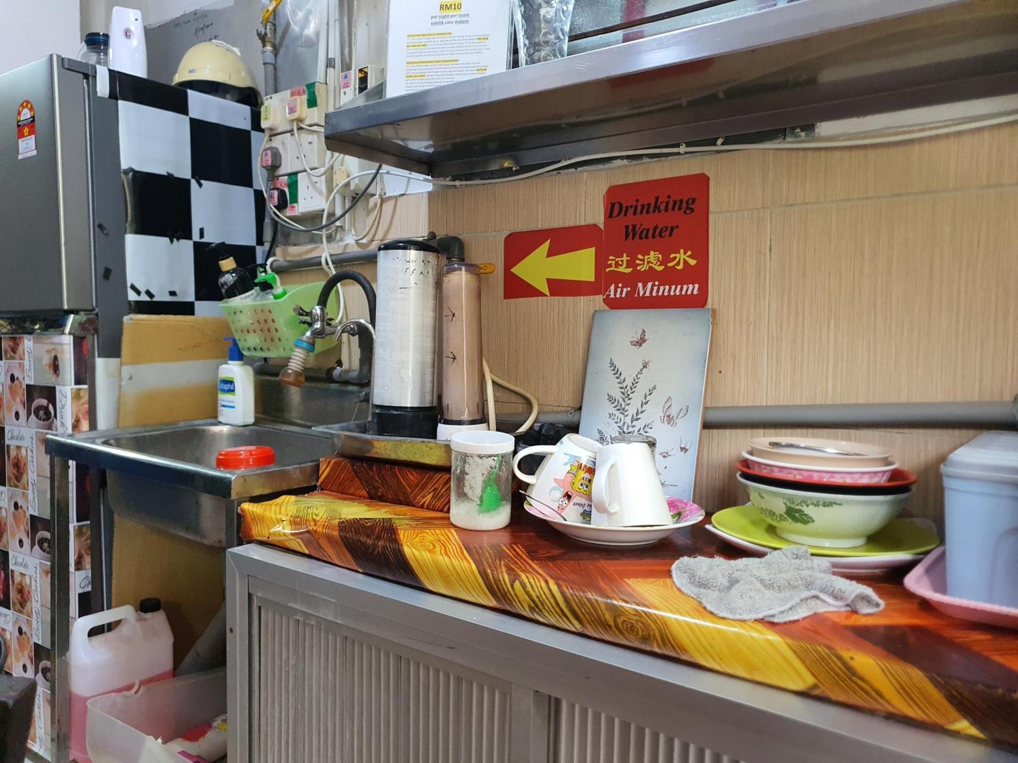 Oyo 90972 Jj Homestay Miri Eksteriør billede