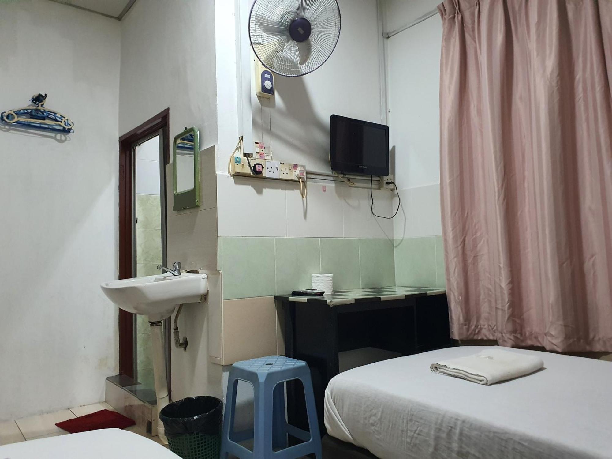 Oyo 90972 Jj Homestay Miri Eksteriør billede