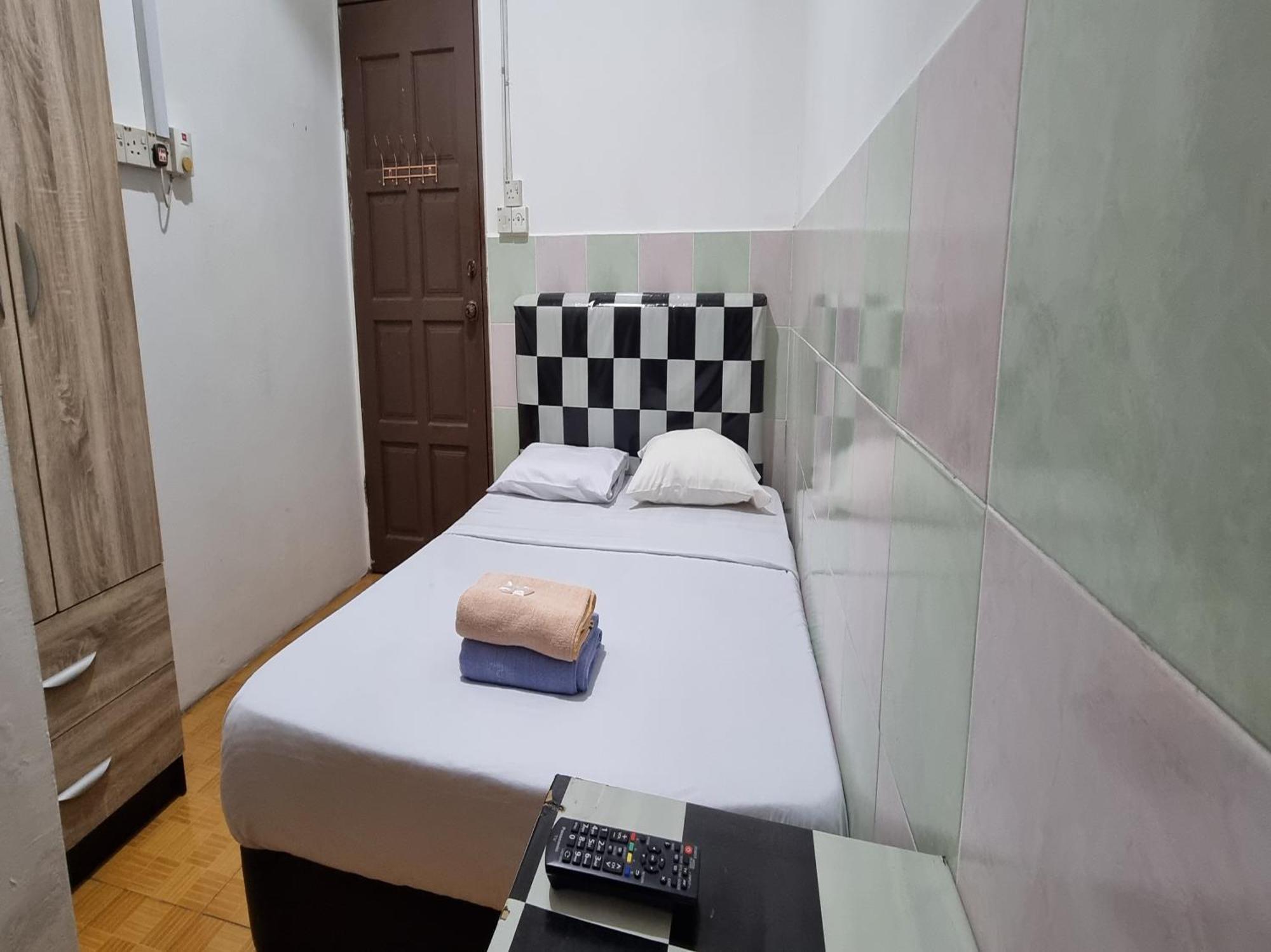 Oyo 90972 Jj Homestay Miri Eksteriør billede