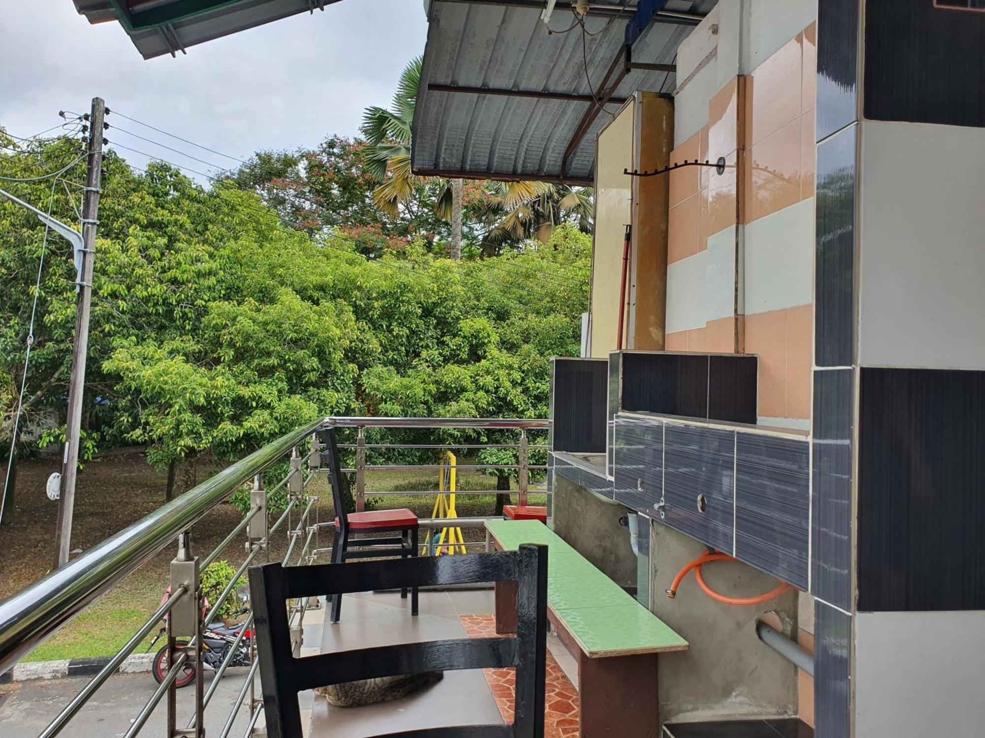 Oyo 90972 Jj Homestay Miri Eksteriør billede
