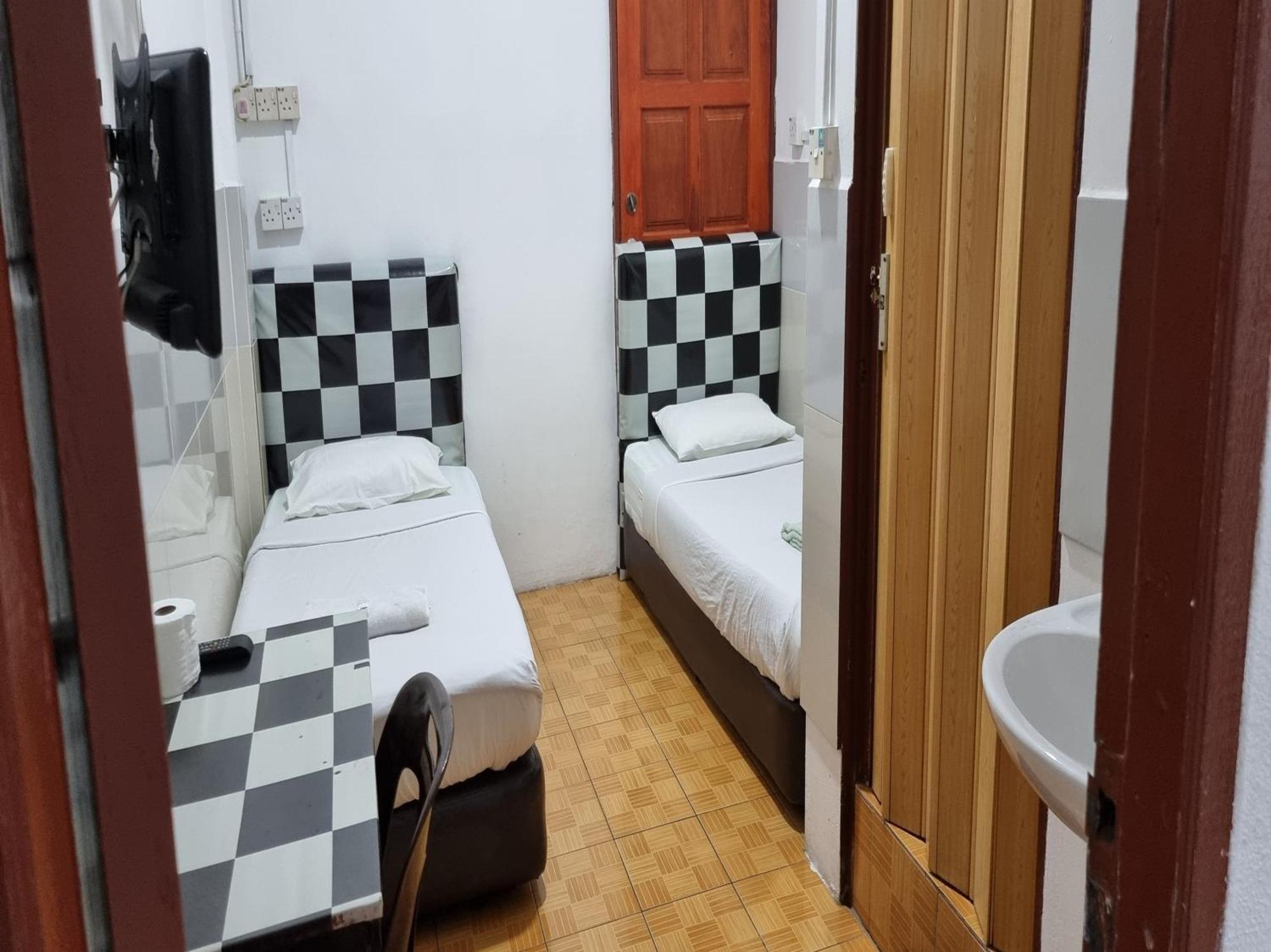Oyo 90972 Jj Homestay Miri Eksteriør billede